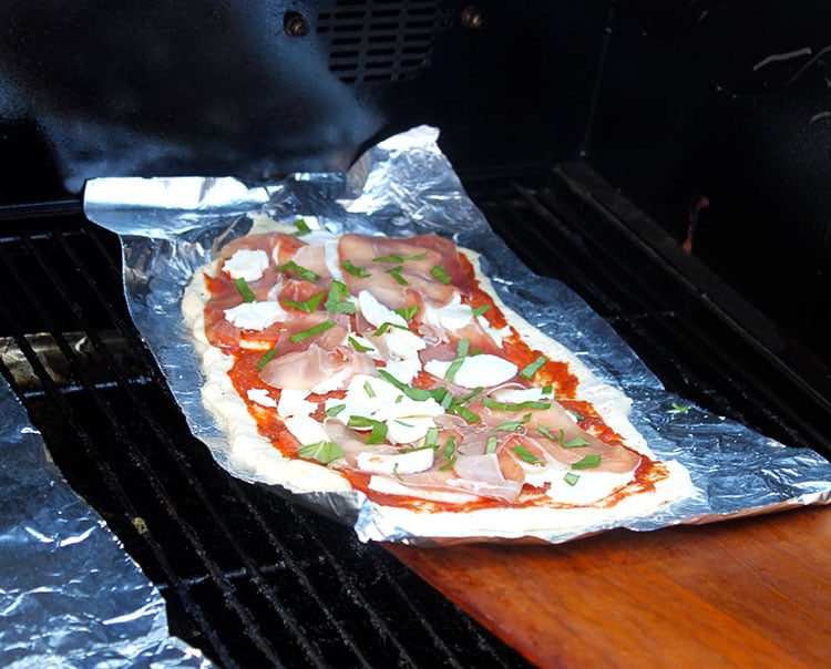 Pizza-for-the-smoker-or-grill-1