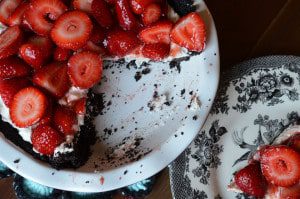 No-Bake Strawberry Pie | Elevate your Summer Berries with the delicious Chocolate Crusted No-Bake Pie