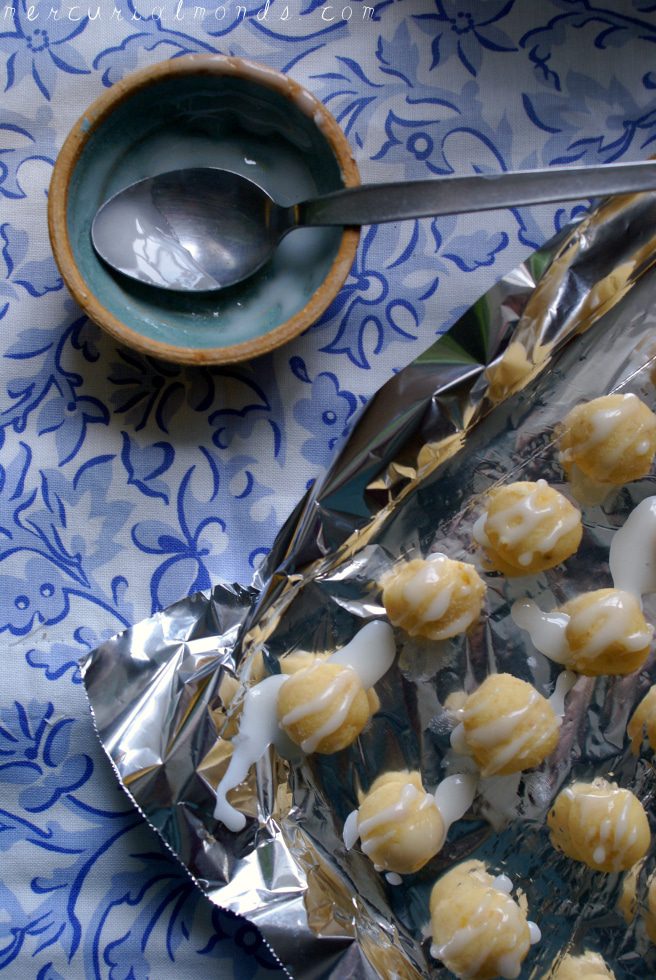 Iced lemon cake pops