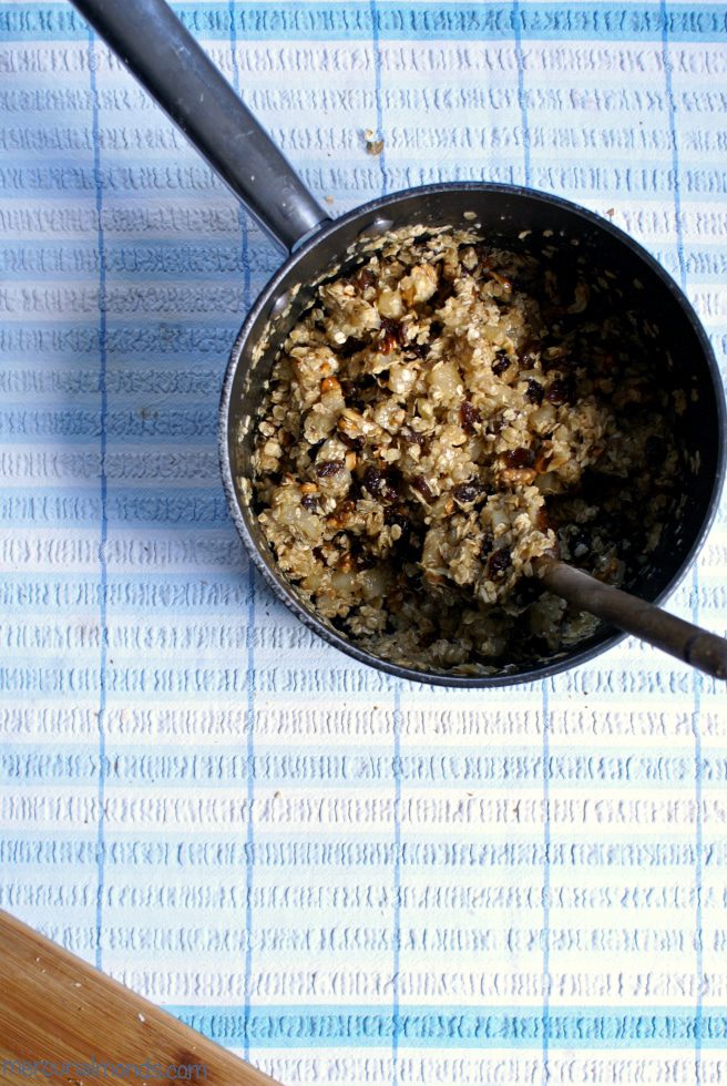 Fruit and nut oat bars recipe