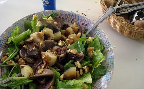 Gesier salad with potatoes and nuts