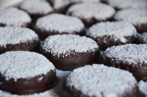 Muddy Buddy Cookies {"Puppy Chow" Cookies}