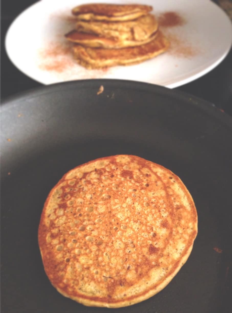 vegan pumpkin spice pancakes