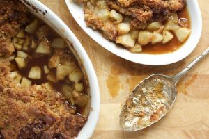 Pear With Speculoos (Biscoff Cookie) Crumble