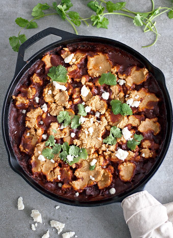 easy chili pie | ahappyfooddance.com