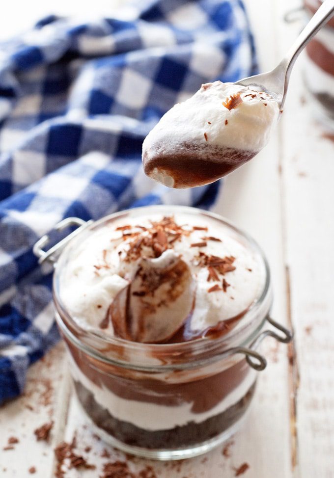 chocolate pudding pie in a jar | ahappyfooddance.com