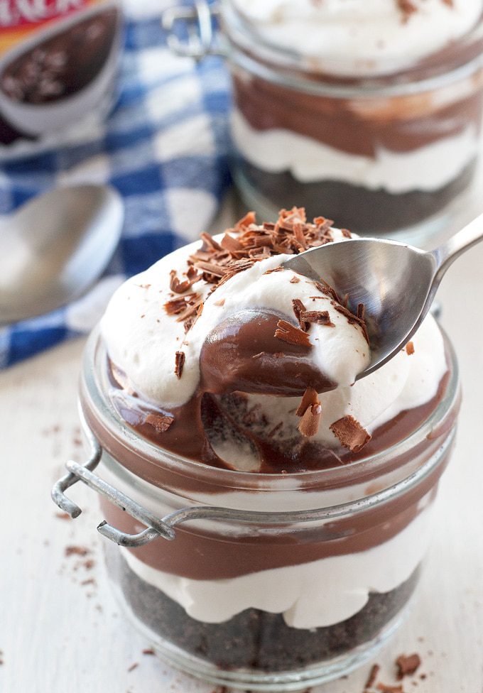 chocolate pudding pie in a jar | ahappyfooddance.com