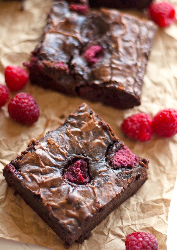 dark chocolate and raspberry brownies | ahappyfooddance.com