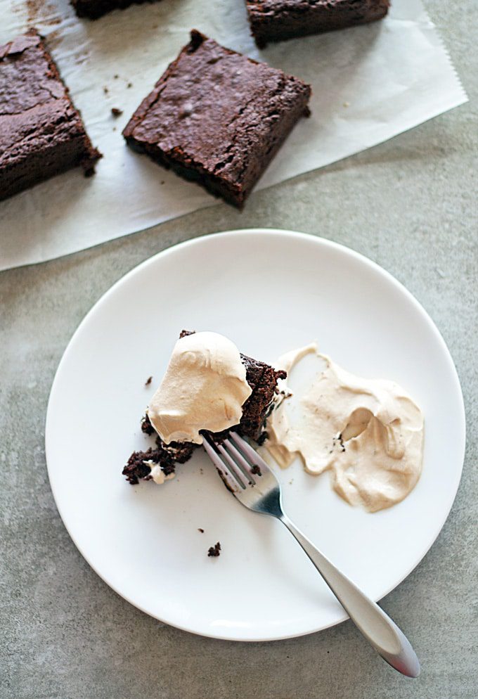 dirty chai brownies | ahappyfooddance.com