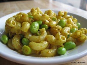 Curried Macaroni & Edamame Salad