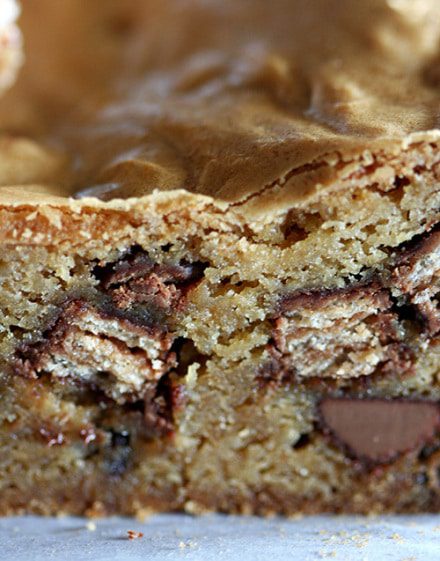 Kit Kat Blondies | Amandeleine