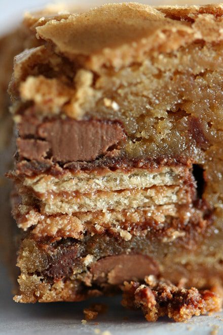 Kit Kat Blondies | Amandeleine