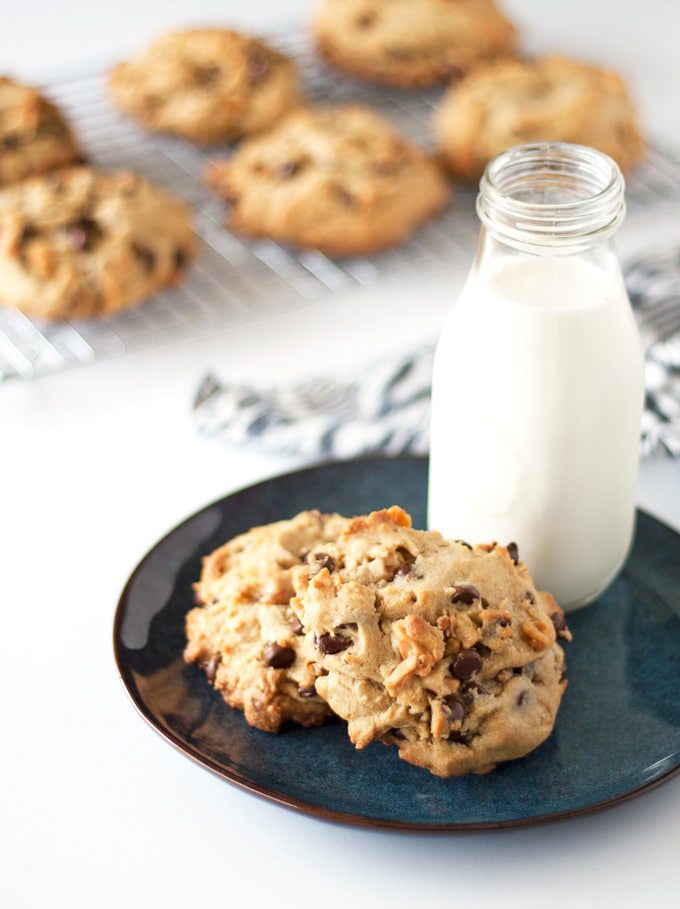 levain chocolate chip cookie copycat | ahappyfooddance.com