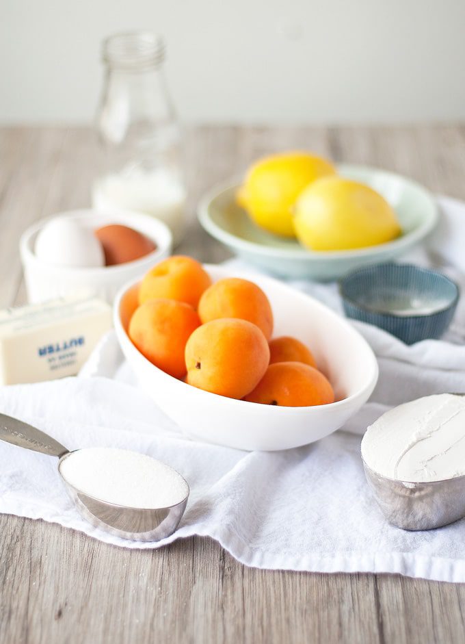 mini apricot cakes | ahappyfooddance.com