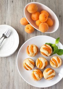 Mini Apricot Cakes