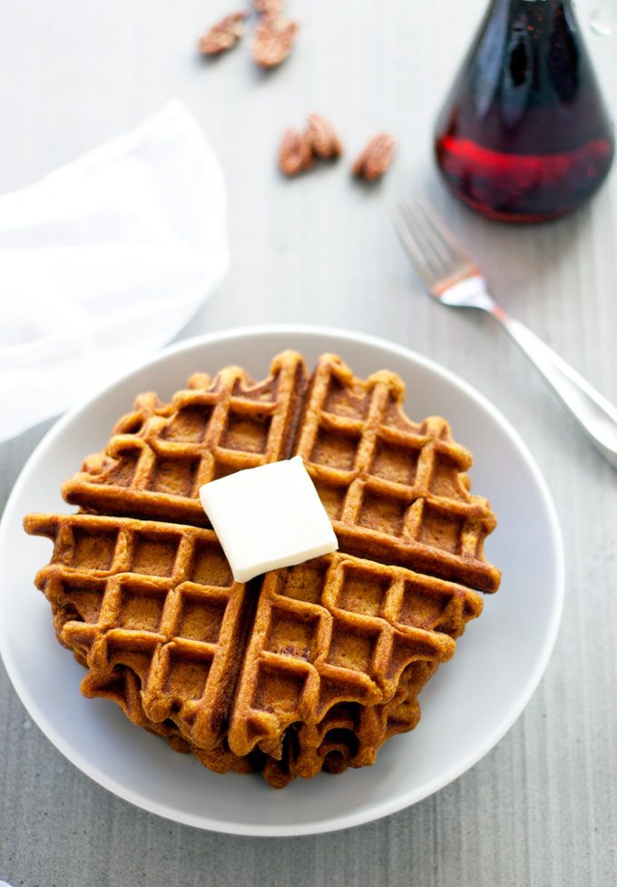 pumpkin spiced pecan waffles | ahappyfooddance.com