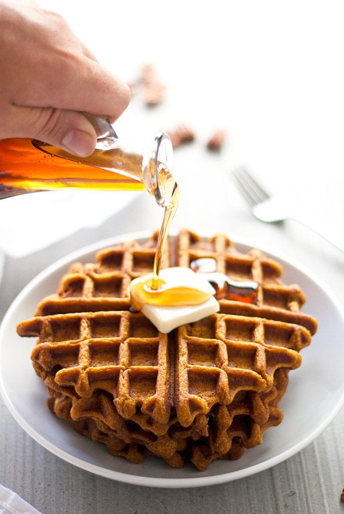 pumpkin spiced pecan waffles | ahappyfooddance.com