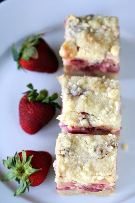 Strawberry Rhubarb Bars | Amandeleine