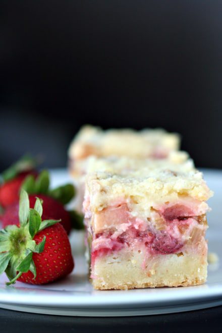 Strawberry Rhubarb Bars | Amandeleine
