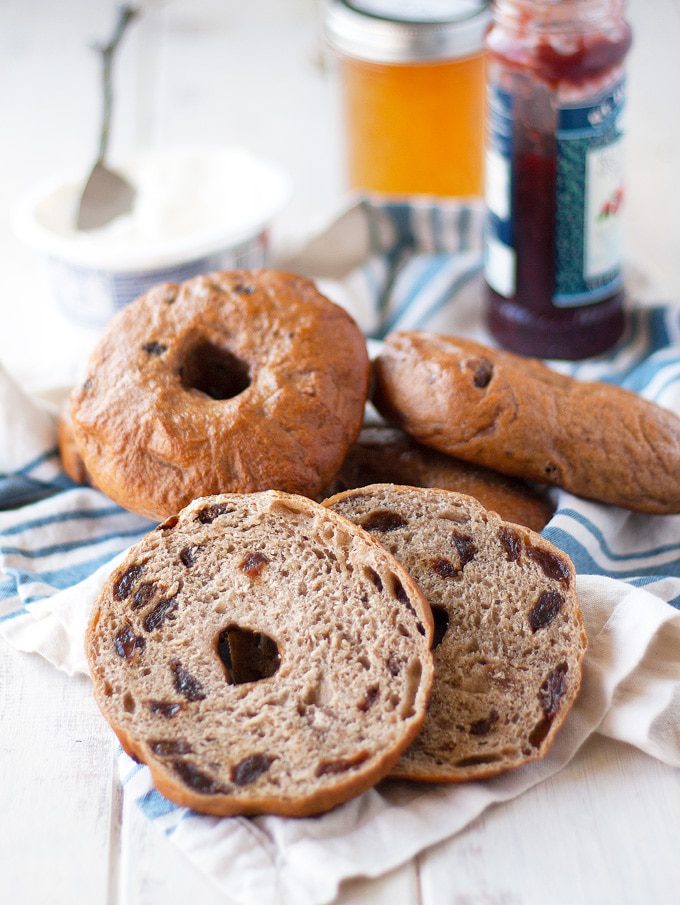 super cinnamon and raisin bagels | ahappyfooddance.com