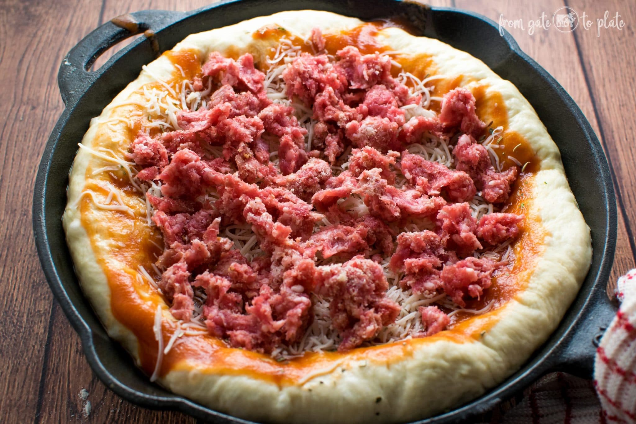 Deep Dish Skillet Meatball Pizza -- From Gate to Plate #SundaySupper