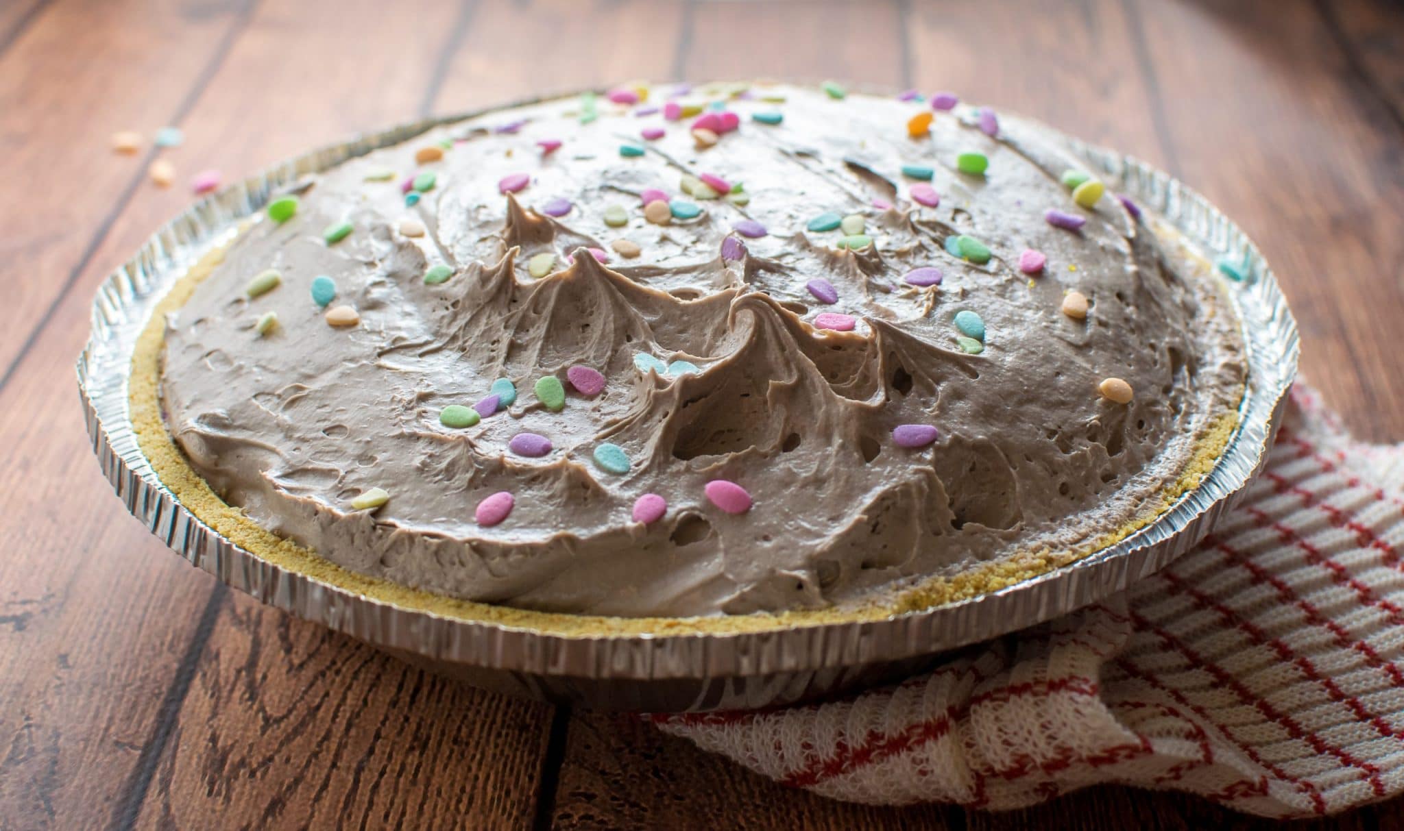 No-Bake Chocolate Cake Batter Cheesecake Pie #SixteenCheesecakes