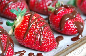 Valentine's Weekend And Chocolate Covered Strawberries