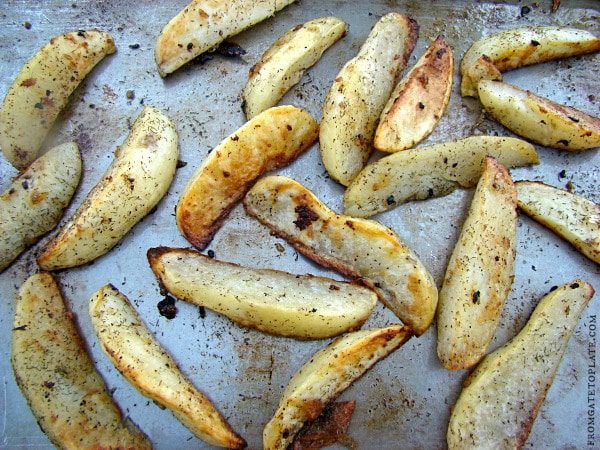Garlic Dill Roasted Potato Wedges -- From Gate to Plate #NationalGarlicDay