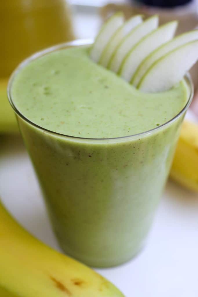 Pear-Banana Green Smoothie