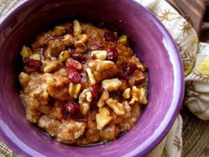 {Slow Cooker} Overnight Cinnamon Apple Oatmeal