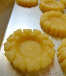 Pineapple Tarts (Looking For The One)