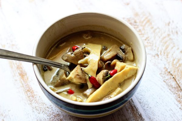 Thai Green Curry With Tofu, Bamboo Shoot And Mushroom