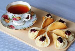 Atayef (Pancakes) With Blueberry Sauce And Cream Cheese