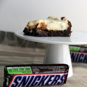 Brownie Snickers Cheesecake