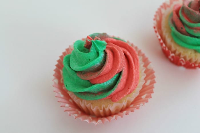 christmasswirlcupcakeupclose