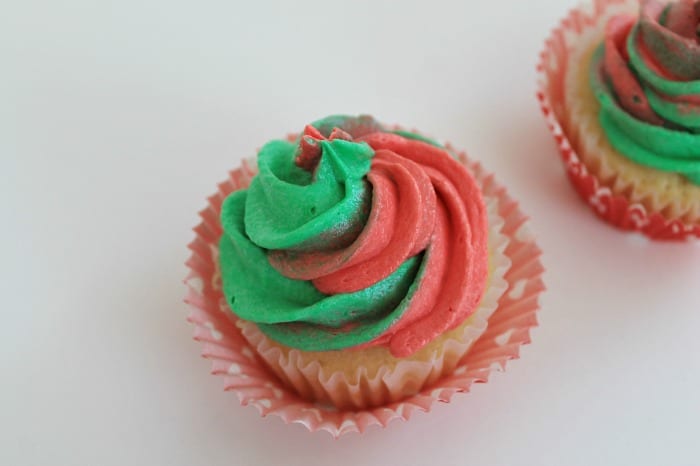 christmasswirlcupcakeupclose