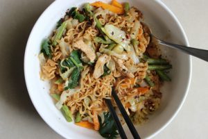 Stir Fried Instant Noodle With Chicken And Vegetables