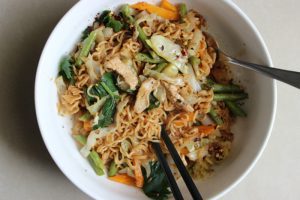 Stir Fried Instant Noodle With Chicken And Vegetables