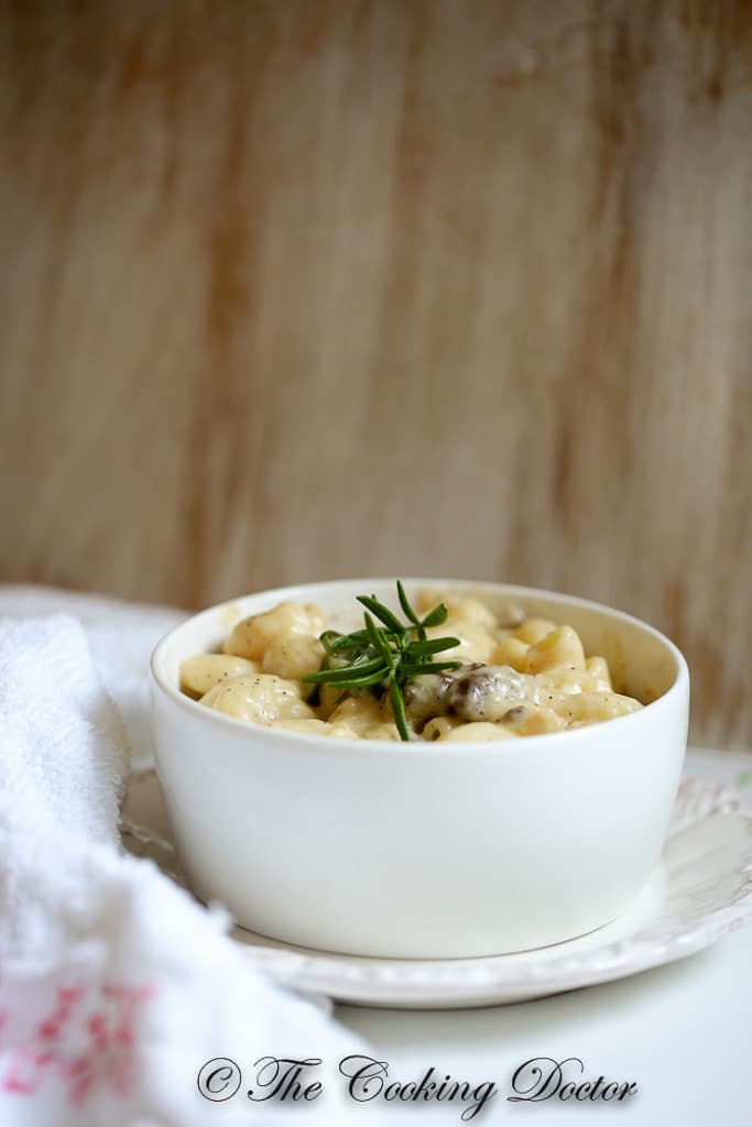 Mac N Cheese With Lamb And Rosemary