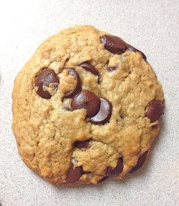 Oatmeal Avocado Oil Chocolate Chip Cookies