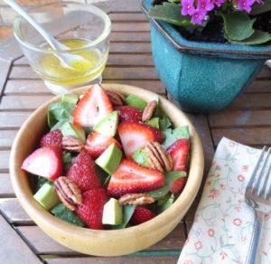 Avocado And Strawberry Salad With Honey Dressing