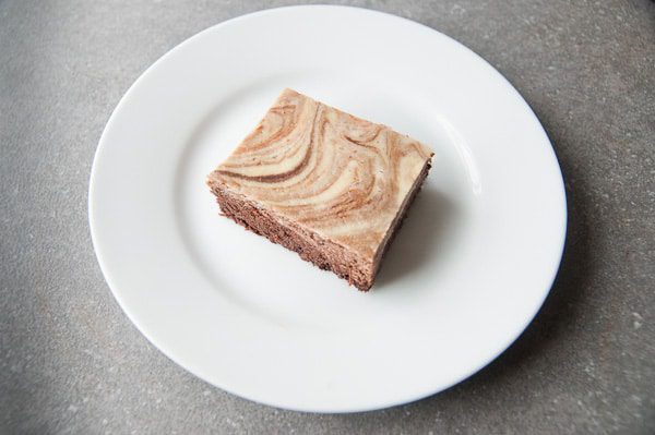 Skinny Cheesecake Swirl Flourless Brownies. Gluten free, clean eating, healthy dessert
