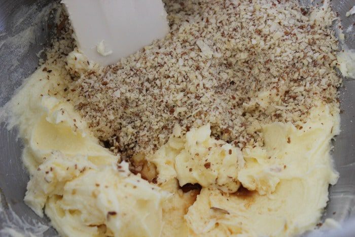 snowballcookiesBUTTERNNUTS